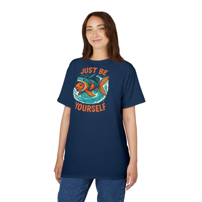 "Just Be Yourself", Unisex T-shirt (Höpfner Blue)